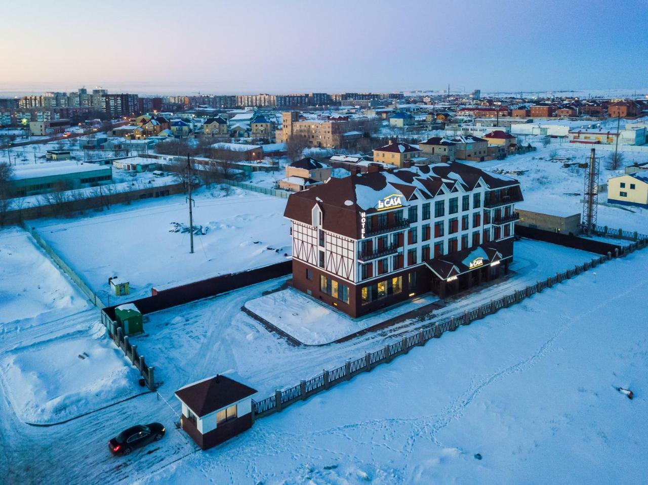 Lacasa Hotel Karagandy Eksteriør bilde
